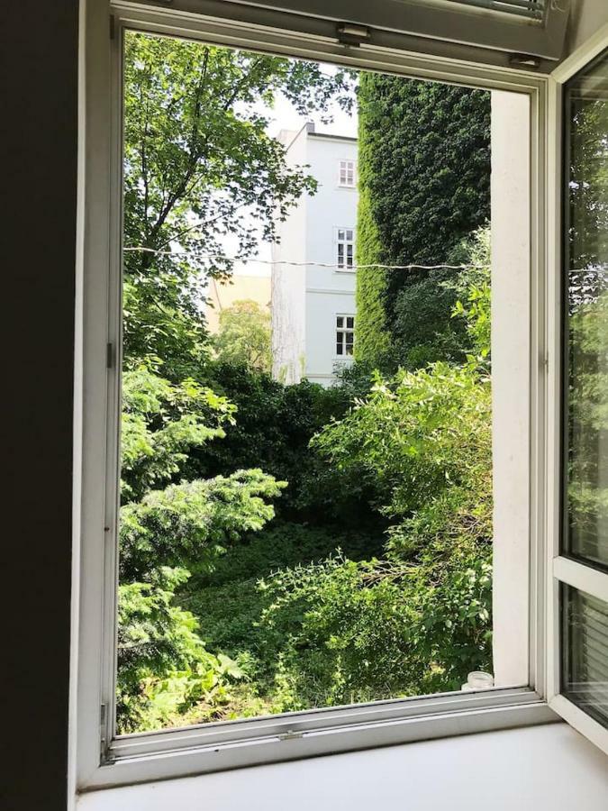 Hidden Apartment In The Old Town Under The Castle Bratislava Esterno foto